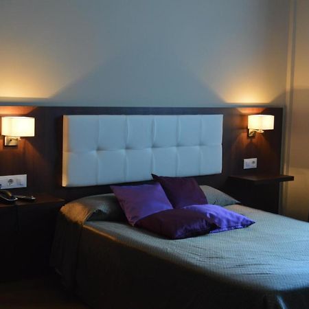 Malpartida de Cáceres Hotel Pena Cruz מראה חיצוני תמונה