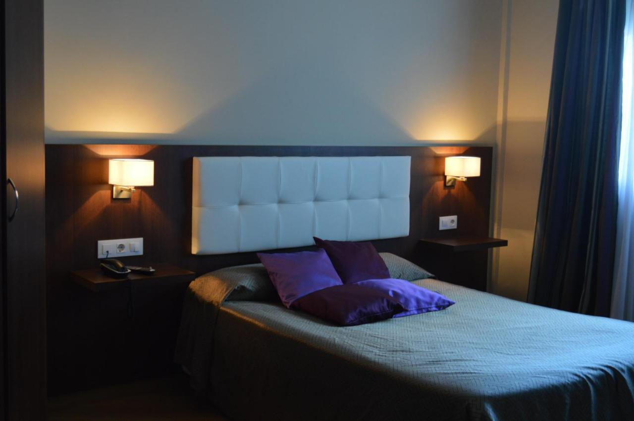 Malpartida de Cáceres Hotel Pena Cruz מראה חיצוני תמונה